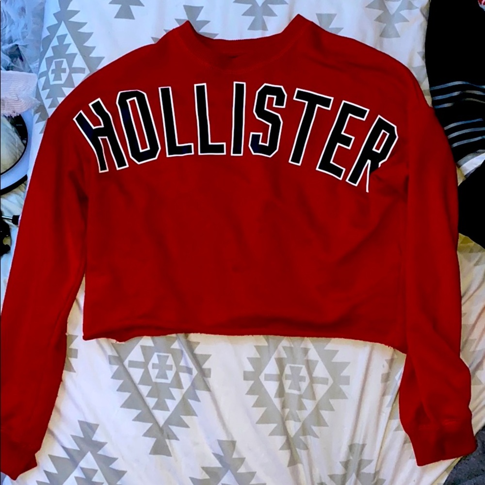 Cropped Hollister sweat shirt